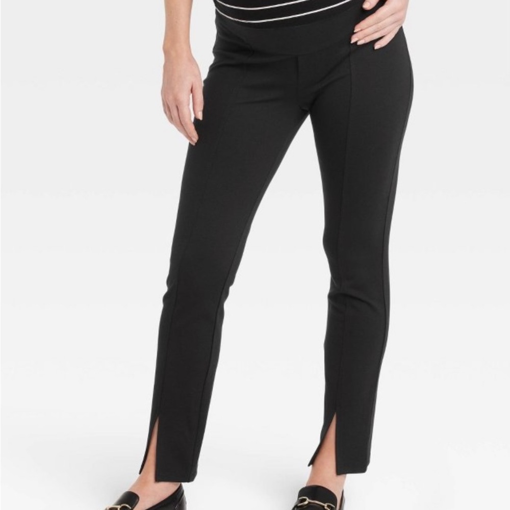 NWT! Target maternity Ingrid & Isabel inset-belly ponte maternity pants, XL.